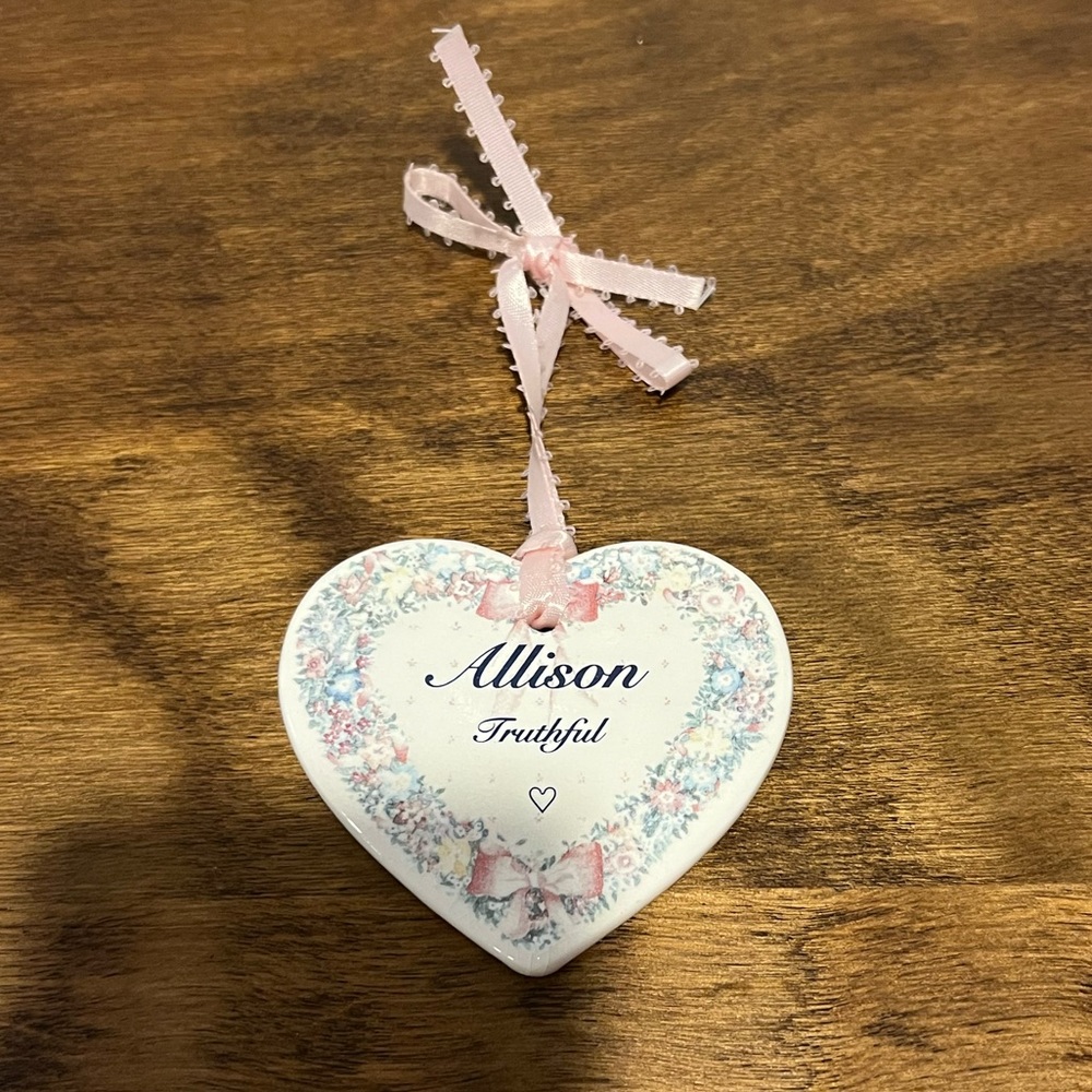 Vintage heart Allison ornament